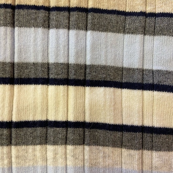 Ann Taylor Factory Top - Picture 2 of 3